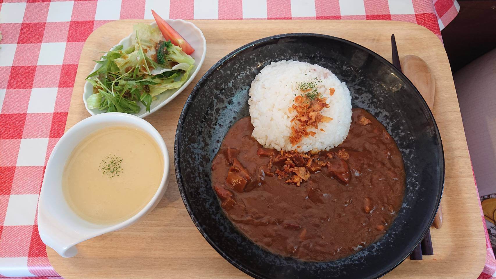 店舗紹介「産直カフェ　エフノカッテ」